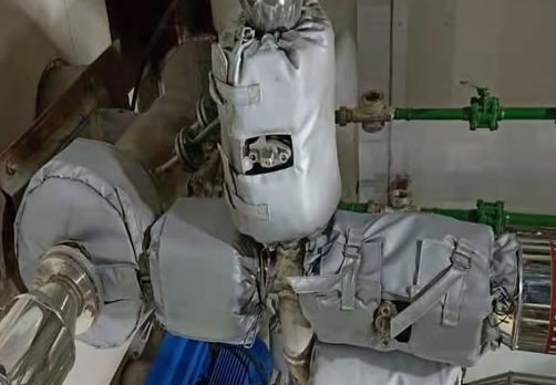 高溫管道<a href=http://m.sdjmqj.cn/e/tags/?tagname=%E4%BF%9D%E6%B8%A9%E9%9A%94%E7%83%AD target=_blank class=infotextkey>保溫隔熱</a>衣