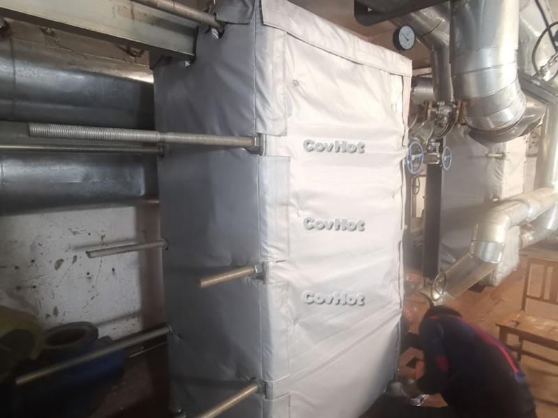 板式<a href=http://m.sdjmqj.cn/e/tags/?tagname=%E6%8D%A2%E7%83%AD%E5%99%A8%E4%BF%9D%E6%B8%A9 target=_blank class=infotextkey>換熱器保溫</a>,<a href=http://m.sdjmqj.cn/e/tags/?tagname=%E5%8F%AF%E6%8B%86%E5%8D%B8%E4%BF%9D%E6%B8%A9%E5%A5%97 target=_blank class=infotextkey>可拆卸<a href=http://m.sdjmqj.cn/e/tags/?tagname=%E4%BF%9D%E6%B8%A9%E5%A5%97 target=_blank class=infotextkey>保溫套</a></a>